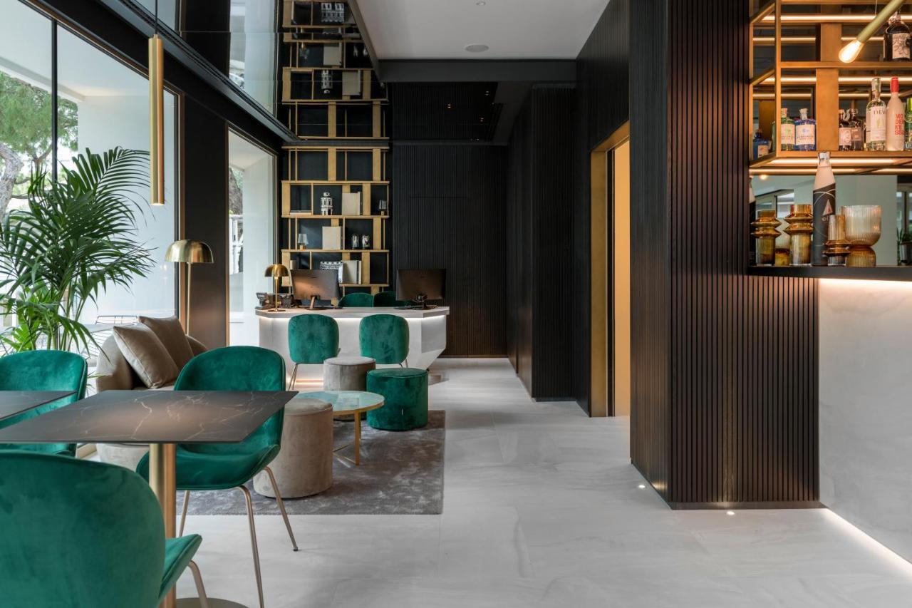 We Me Suite Hotel Riccione Luaran gambar